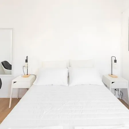 Specious Apartment, Fun, Close To The Beach! Тель-Авив Экстерьер фото