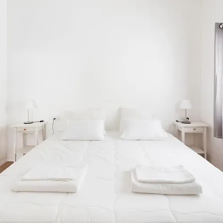 Specious Apartment, Fun, Close To The Beach! Тель-Авив Экстерьер фото