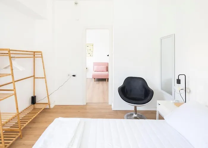 Specious Apartment, Fun, Close To The Beach!