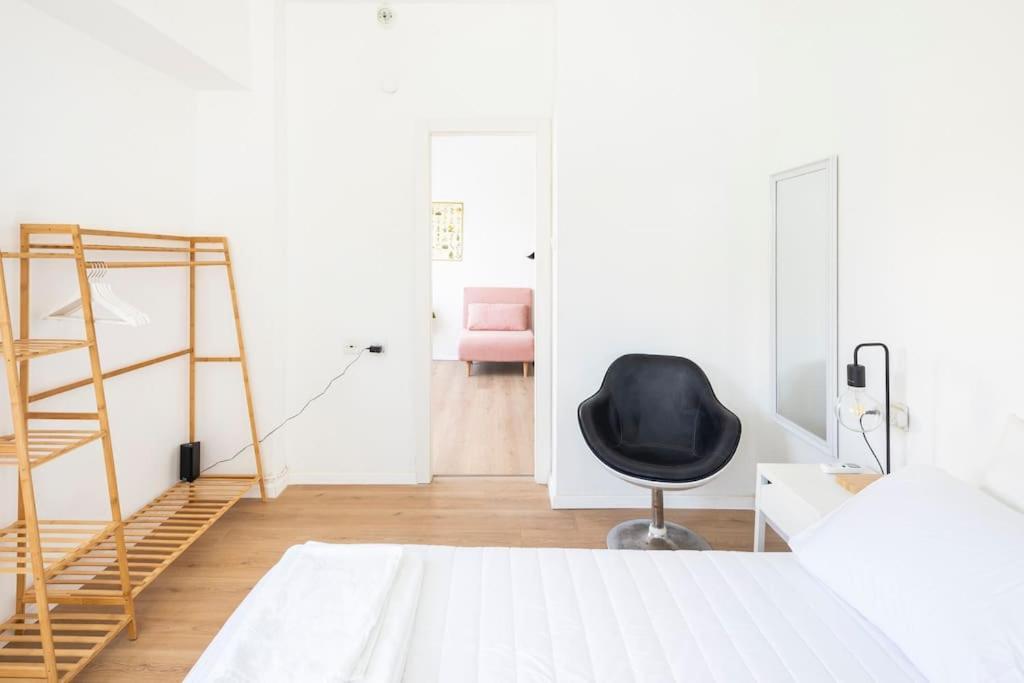 Specious Apartment, Fun, Close To The Beach! Tel-Aviv