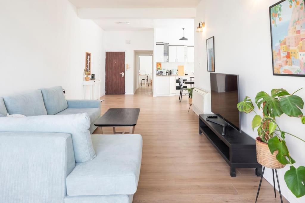 Appartement Specious Apartment, Fun, Close To The Beach!