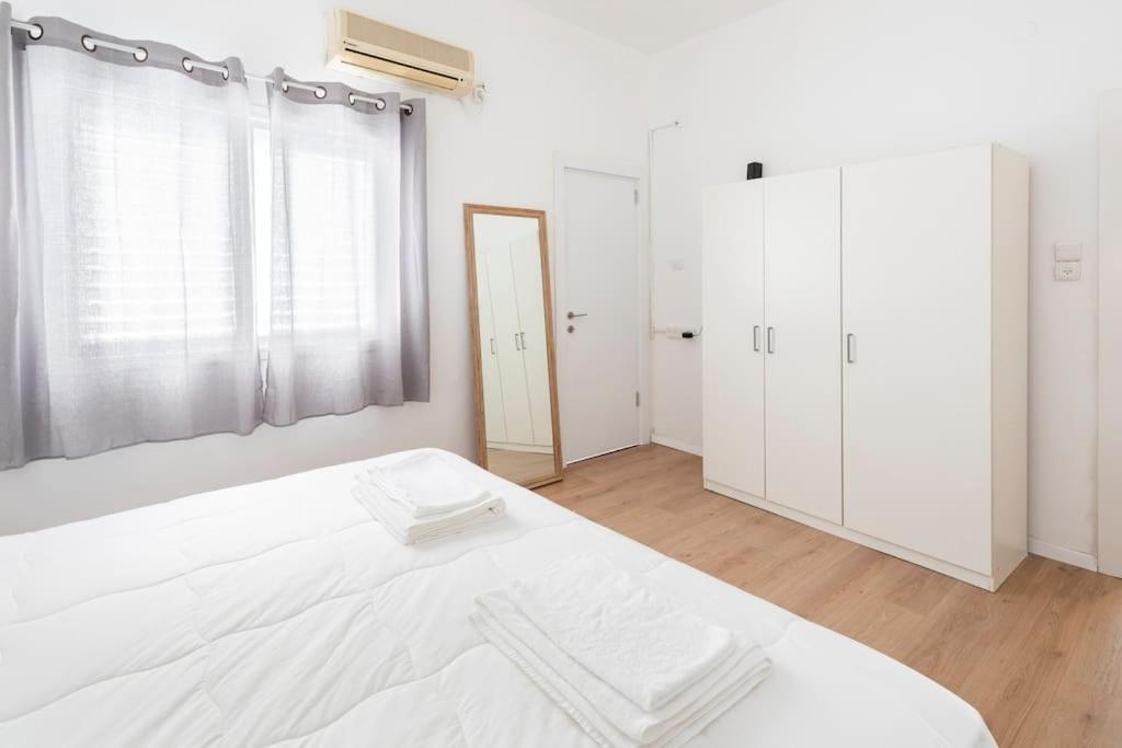 Specious Apartment, Fun, Close To The Beach! Appartement Tel-Aviv