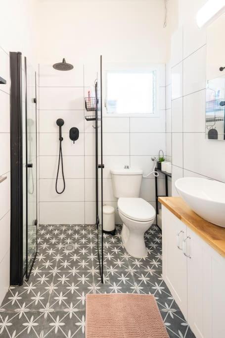 Specious Apartment, Fun, Close To The Beach! * Tel-Aviv